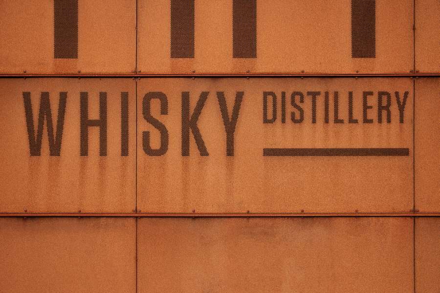 Dansk whisky ”lagret” på rustet stål, Thy Whisky Distillery, Gyrupvej 14, 7752 Snedsted
